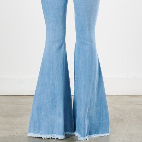 ALMOST GONE! NWT Distressed Flare Leg Jeans - Picture 8 of 8